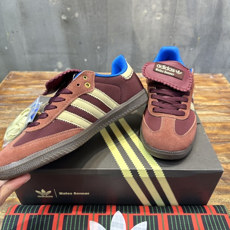 Adidas Sneakers